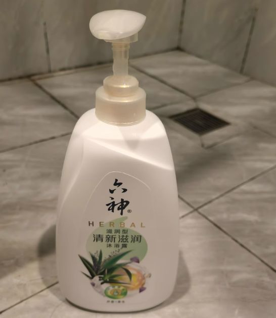 25全新沐浴露选购单：口碑+临床实测+销量CQ9电子最新网站敏感肌干皮痘肌通用！20(图3)